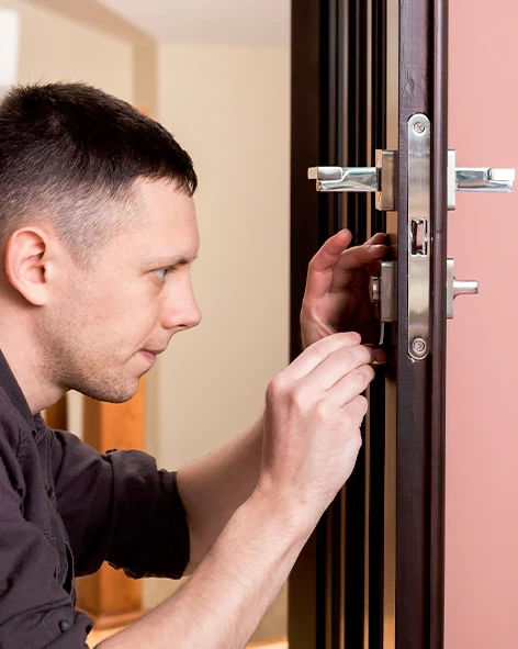 : Professional Locksmith For Commercial And Residential Locksmith Services in Santa Ana, CA