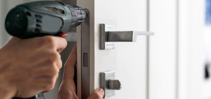 Locksmith For Lock Replacement Near Me in Santa Ana, CA